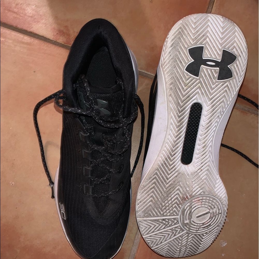 Curry 3’s basketball shoes